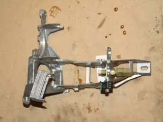 Holder / Bremsepedalkontakt VW Passat