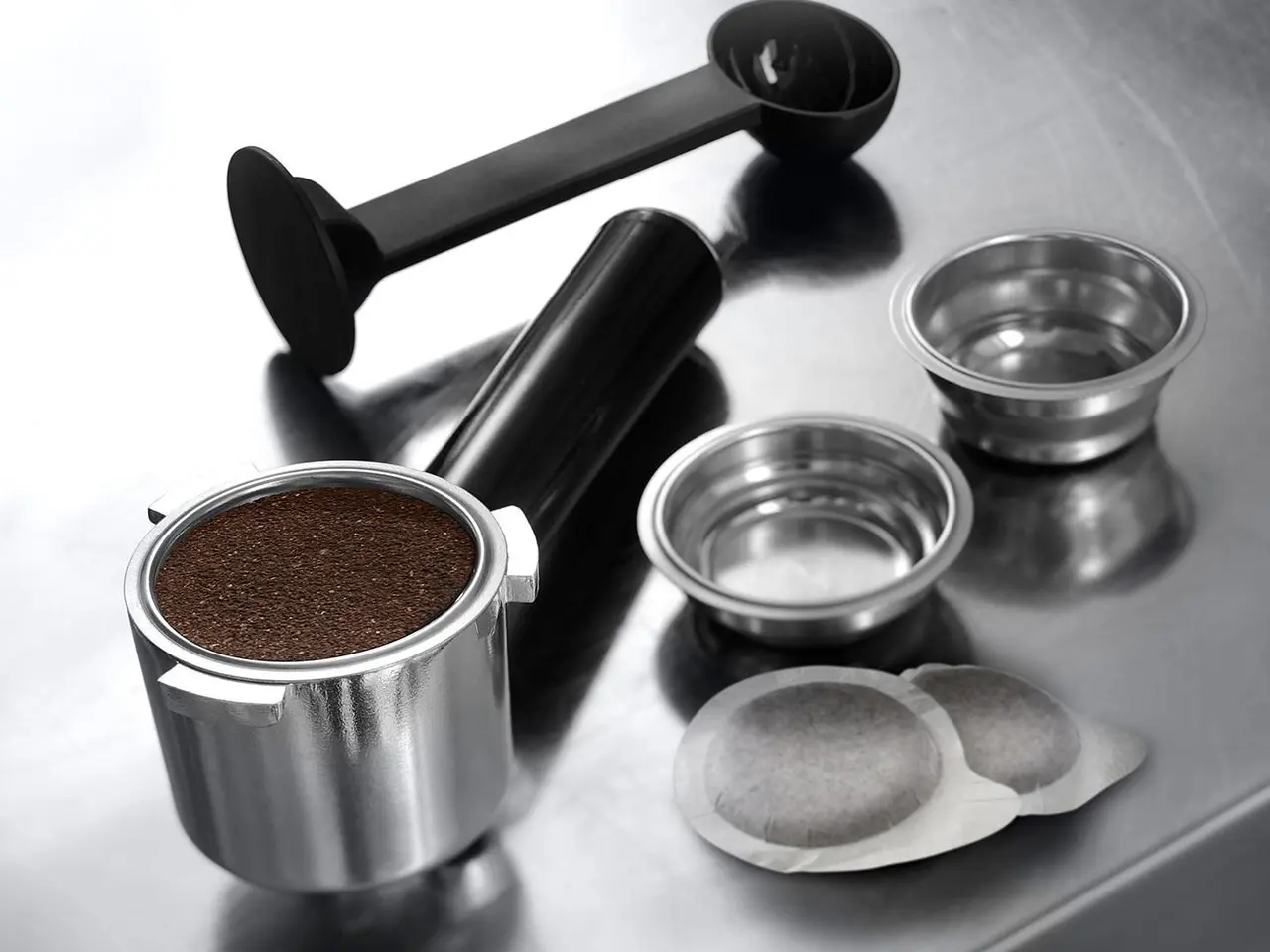 Billede 5 - De'Longhi Dedica Style EC 685.R halvautomatisk espressomaskine 1,1 l - rød
