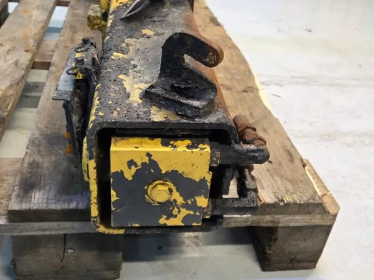 Billede 5 - New Holland LB115B Støtteben R. 87376352