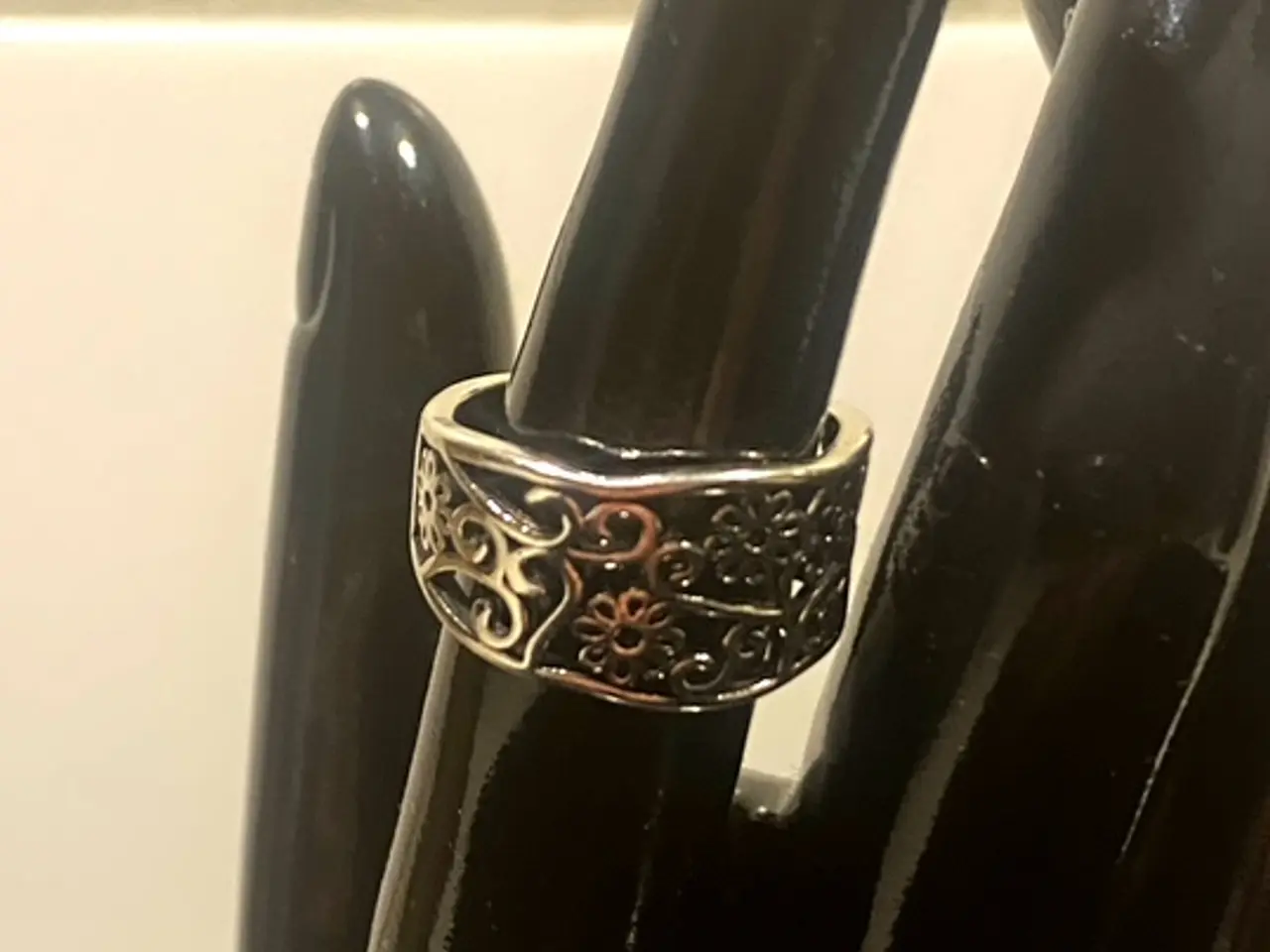 Billede 1 - * Sterlingsølv; Fingerring - i gotisk stil