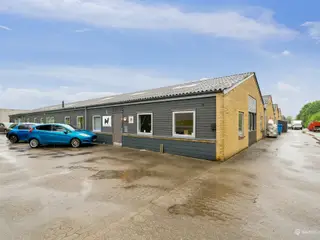 186 m² lager/kontor i større erhvervspark