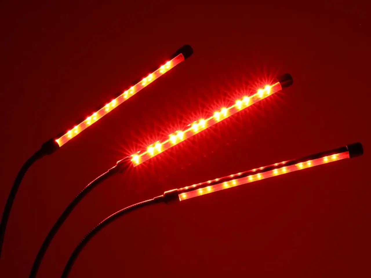 Billede 8 - Plantevækst LED-lampe med 3 arme - 70 cm, sort