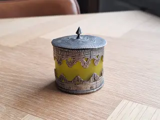 Gammel Låg krukke 