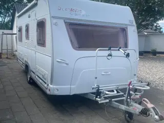 Velholdt Campingvogn med godt udstyr