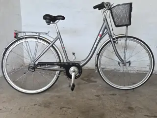 EVERTON grå farve 28" 52 cm høj. 7 gear. Nyt dæk,