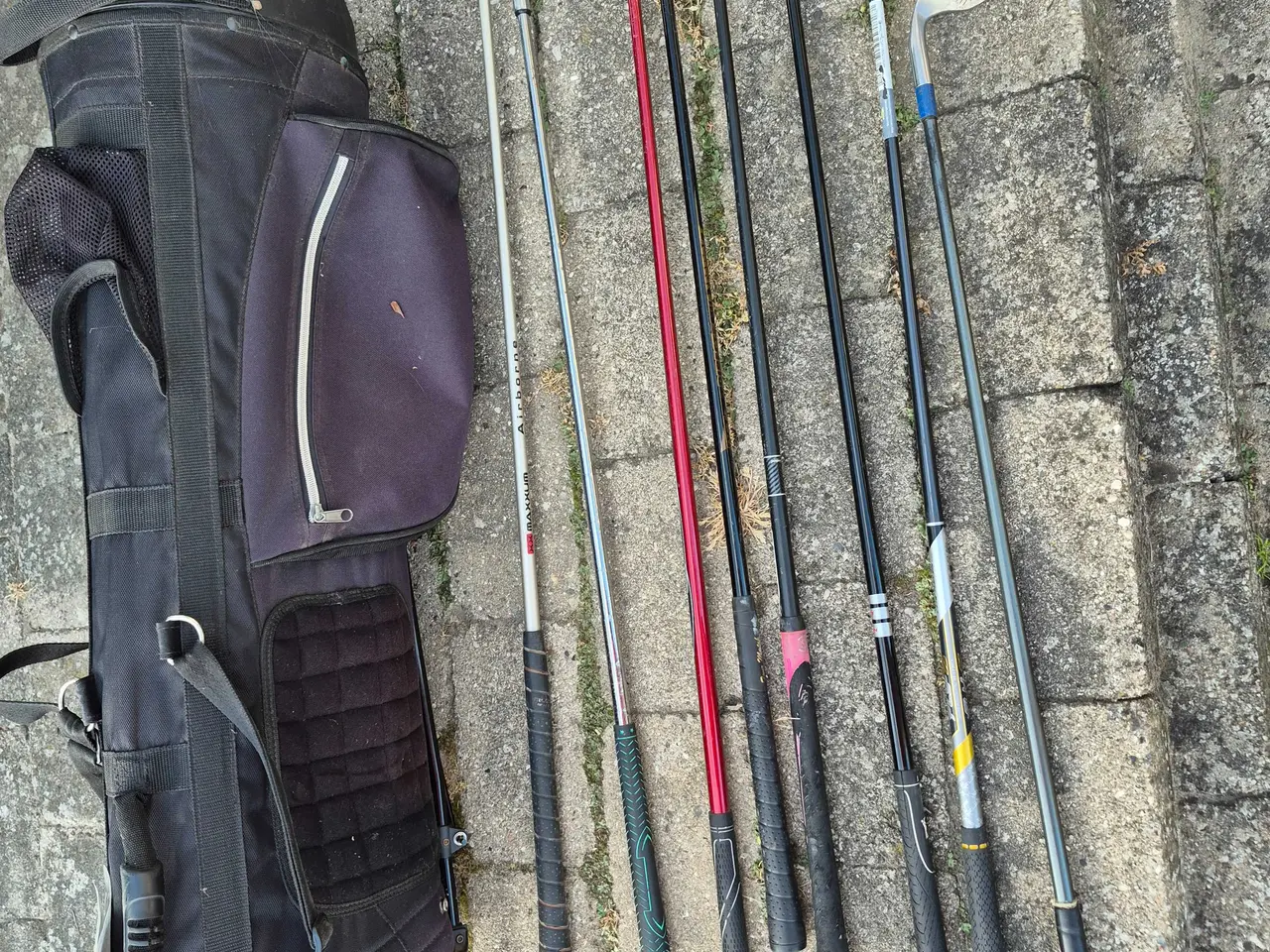 Billede 1 - Golfbag mef støtteben, så den kan stå med flere j