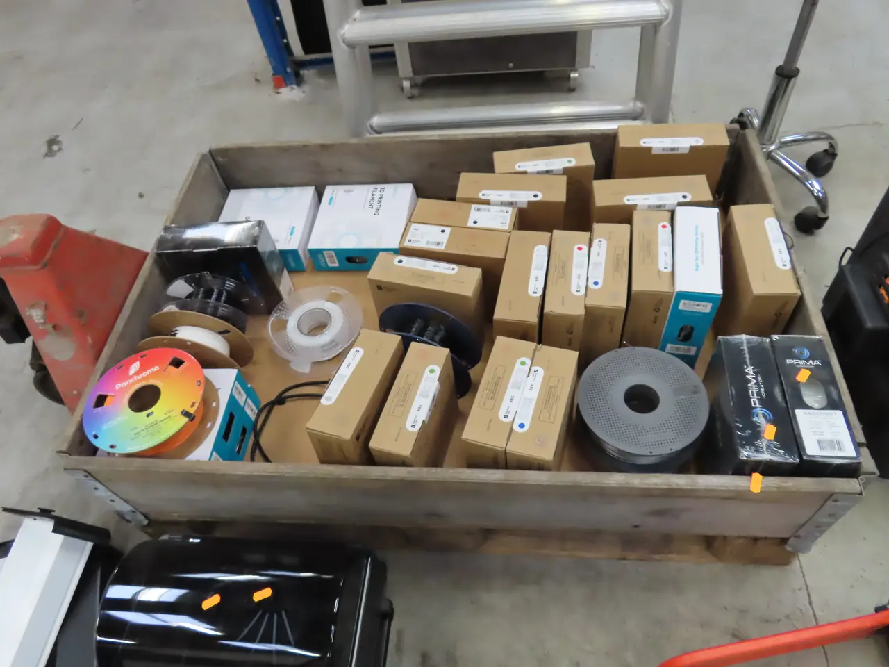 Billede 1 - Palle med div. varelager til 3D Printer BAMBU LAB ABS, SUNLU