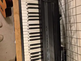 Roland EP-5 elklaver