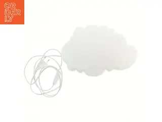 Skyformet lampe (str. 30x20 cm)