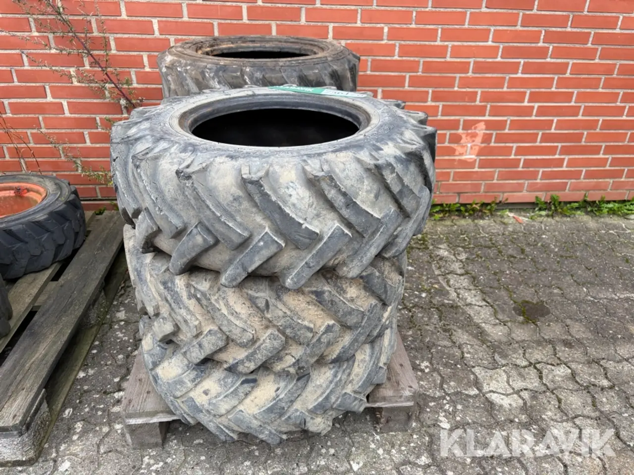 Billede 2 - Entreprenør dæk lot Deestone Extra grip 7 styk