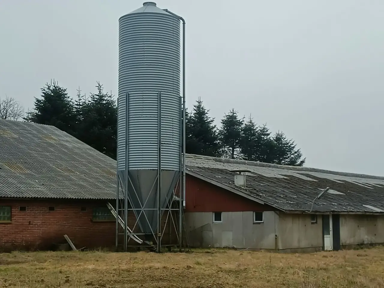 Billede 1 - - - - Silo (Måske MHJ) men nok en Dacs silo,