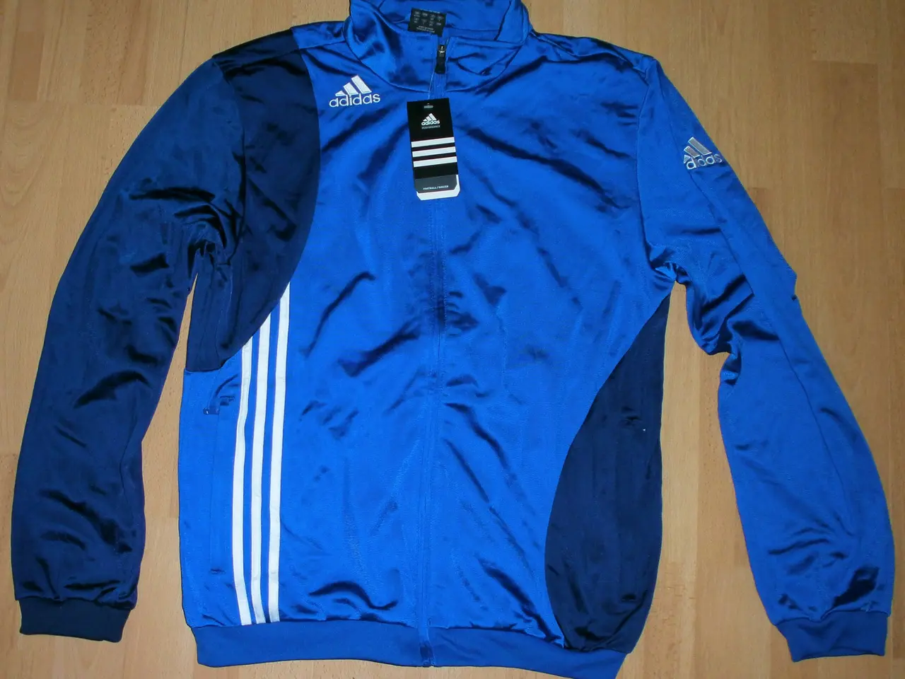 Billede 2 - NYT Adidas Træningsdragt-Joggingsæt sælges.