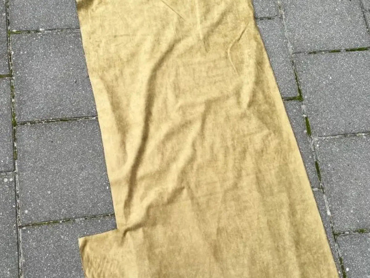 Billede 2 - Imiteret ruskind. Stof i khaki-farve