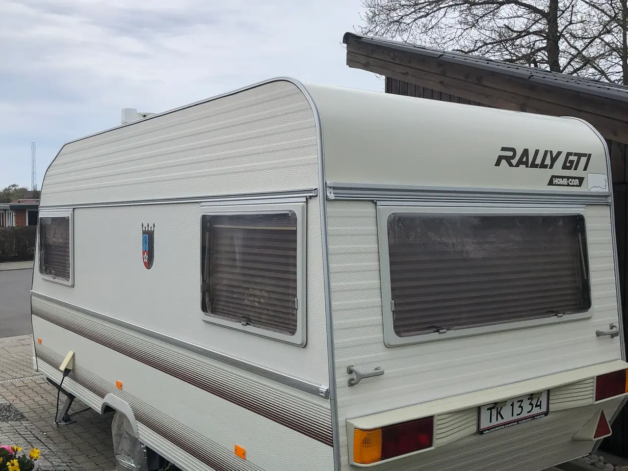 Billede 2 - Velholdt campingvogn med flot fortelt