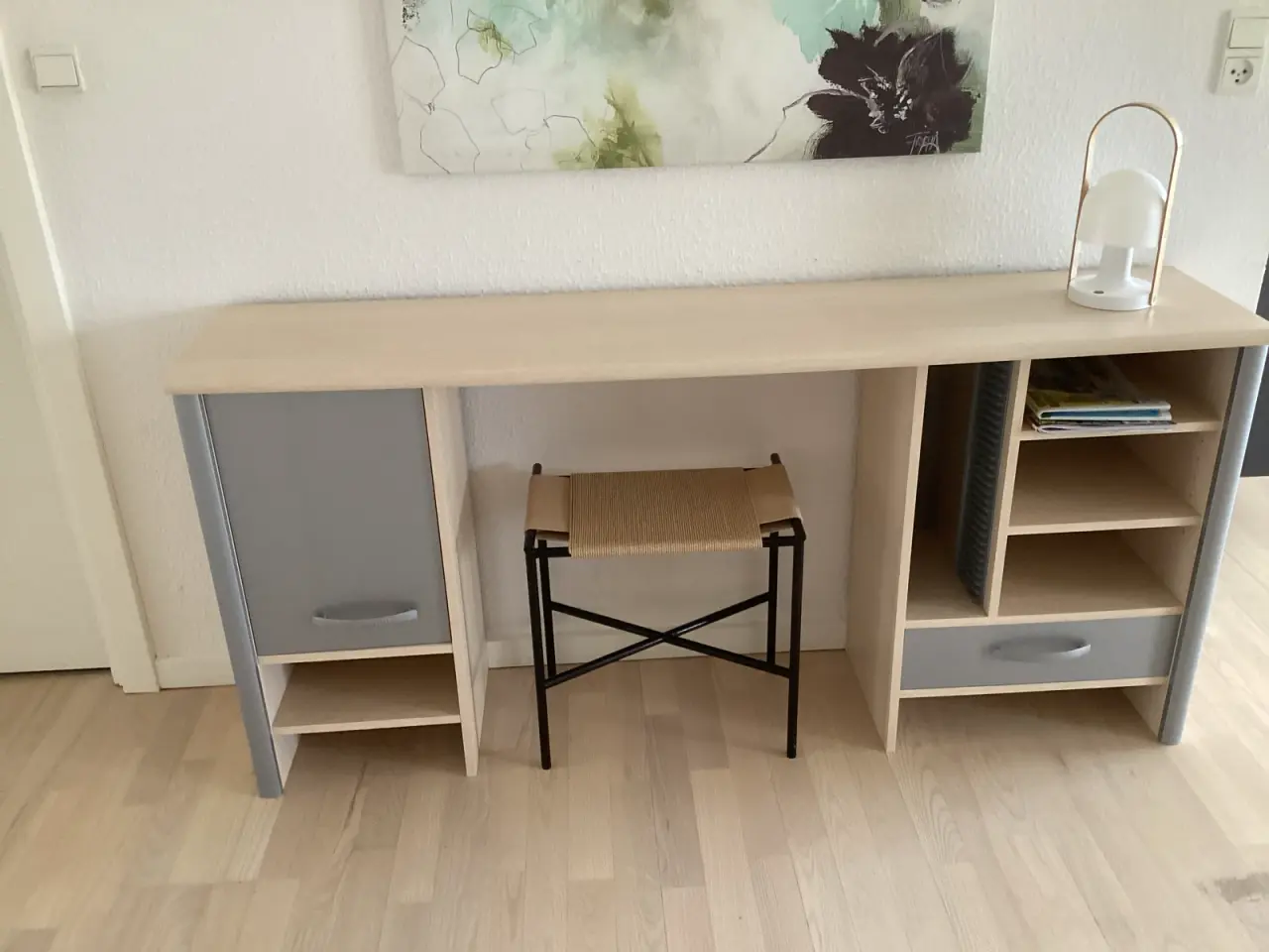 Billede 1 - Flot skrivebord/reol i lyst træ.