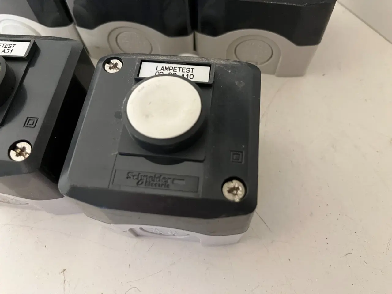 Billede 3 - 5x Schneider Electric XALD211 Enclosed Push Button