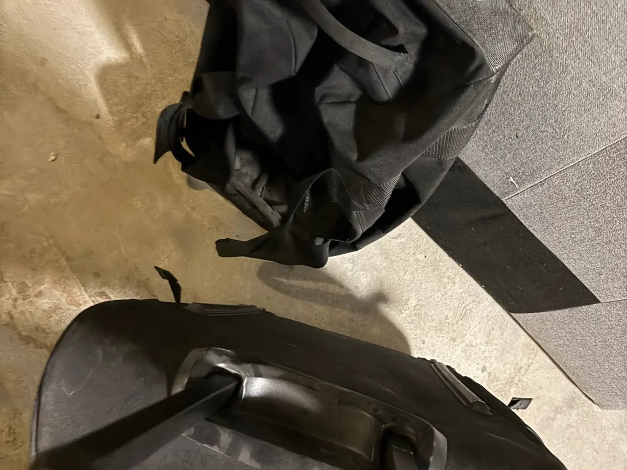 Billede 2 - Eastpak trolley + sort rejsetaske – samlet