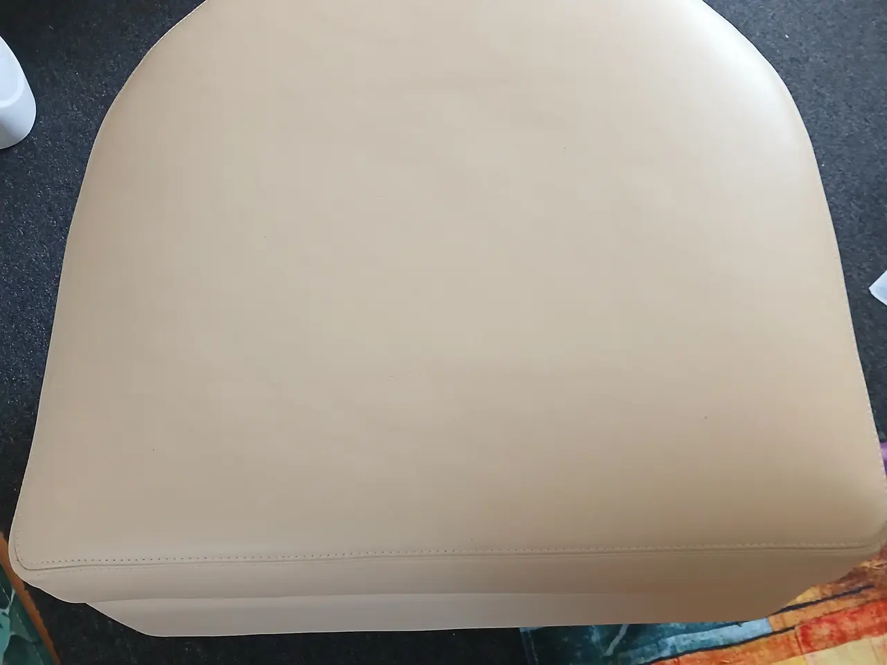 Billede 1 - creme hvid puf