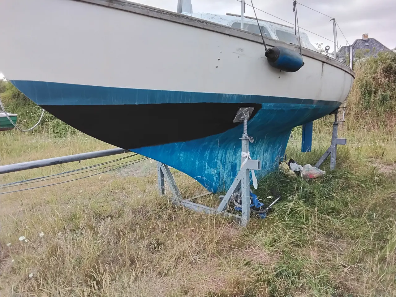 Billede 1 - Mast, rig og rester af bundmaling søges til Hurley