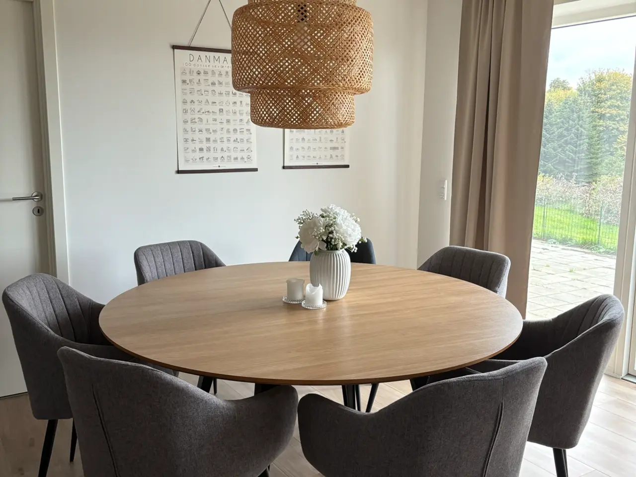 Billede 1 - Rundt spisebord