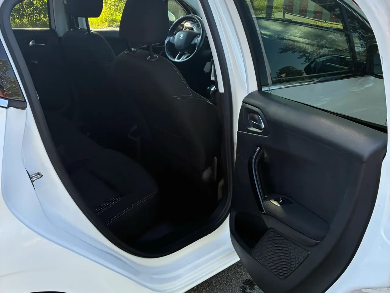 Billede 7 - Super flot og velholdt Peugeot 208