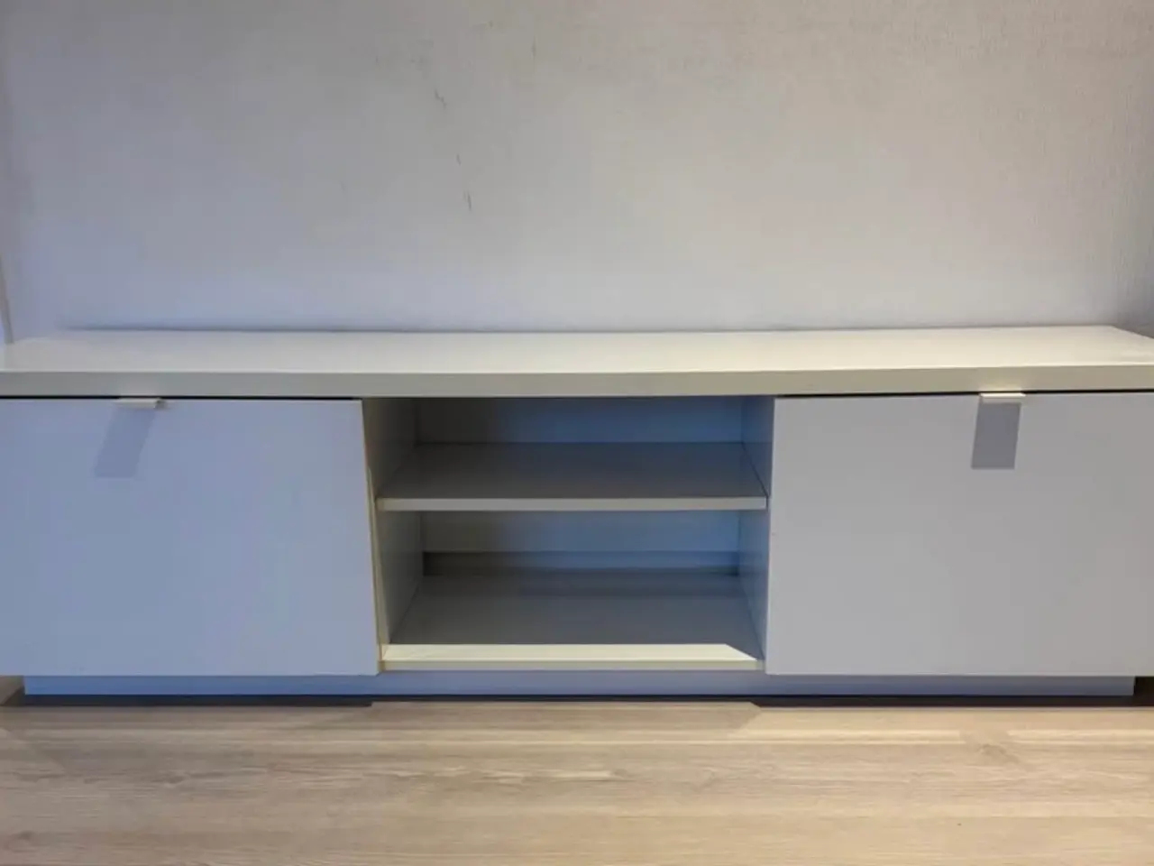 Billede 1 - TV bord til salg 