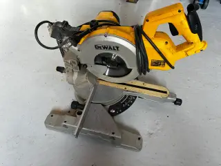 DeWalt 777 kapsav