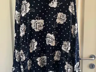 Blomstret bluse