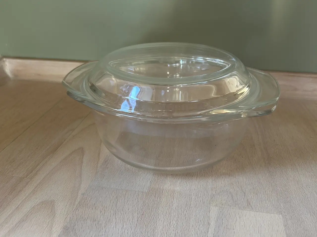 Billede 1 - Glasskål med låg. En vintage skål.