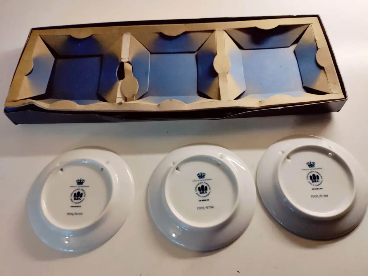 Billede 6 - 3 fine små maritime platter 