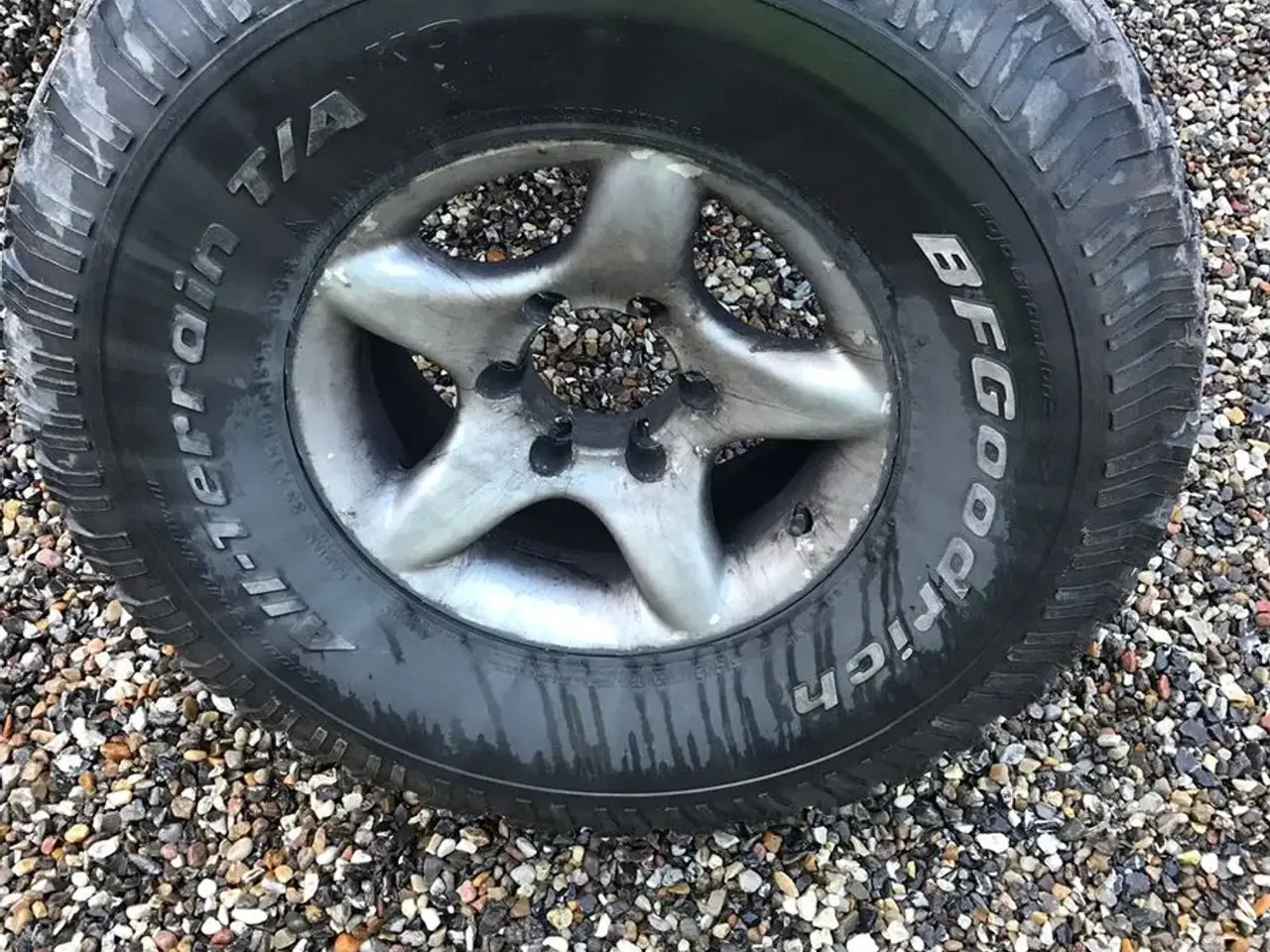 Billede 2 - Dæk til Nissan patrol
