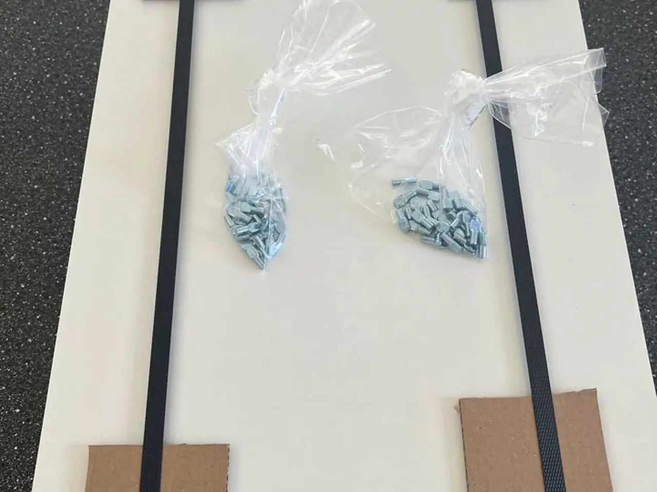 Billede 2 - 10 stk. Hylder med EKSTRA KRAFTIG hvid melamin overflade og med 0,6 mm ABS FORKANT.