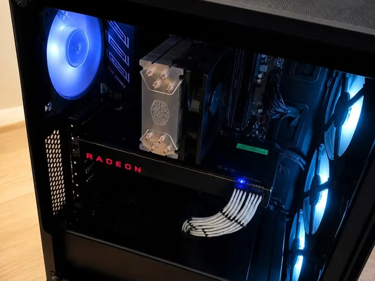 Billede 7 - KOMPLET SETUP (Gamer-PC, Skrivebord, Skærm, stol m
