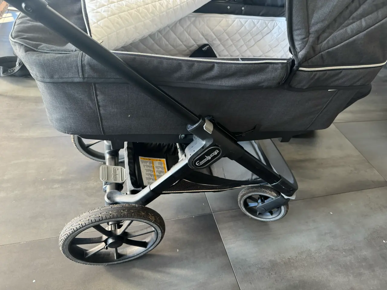Billede 7 - Emmaljunga NXT90B i en flot grå farve
