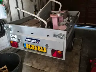 Almenlig Trailer