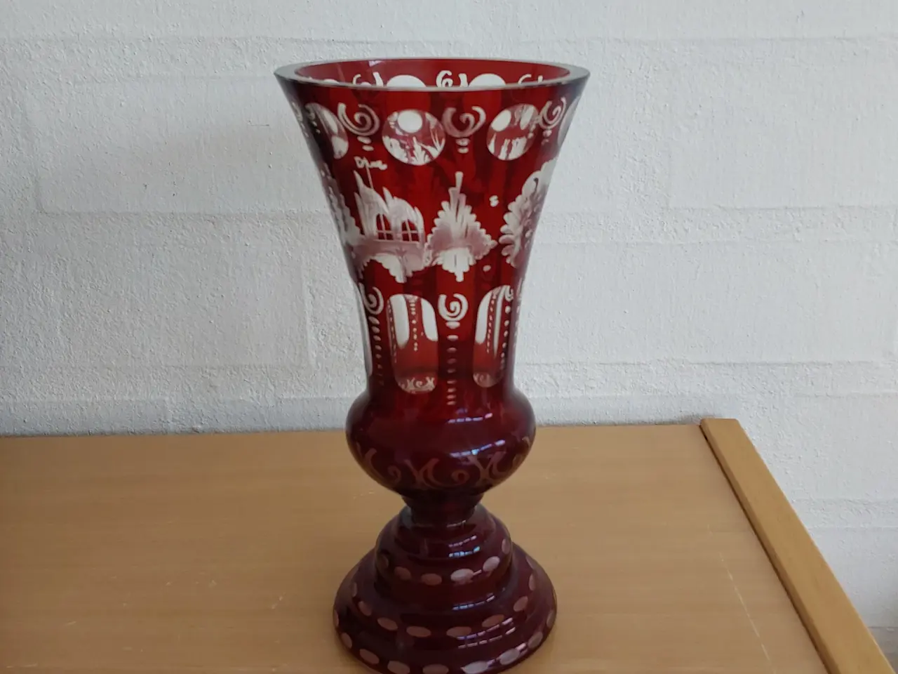 Billede 1 - Bøhmisk Egermann rubinrød vase 