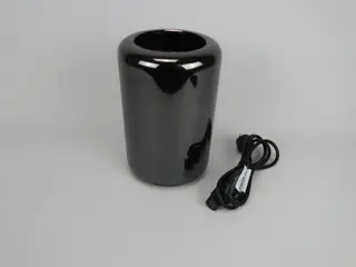 Apple MacPro 6,1 - 1x Xeon E5-1650 v2