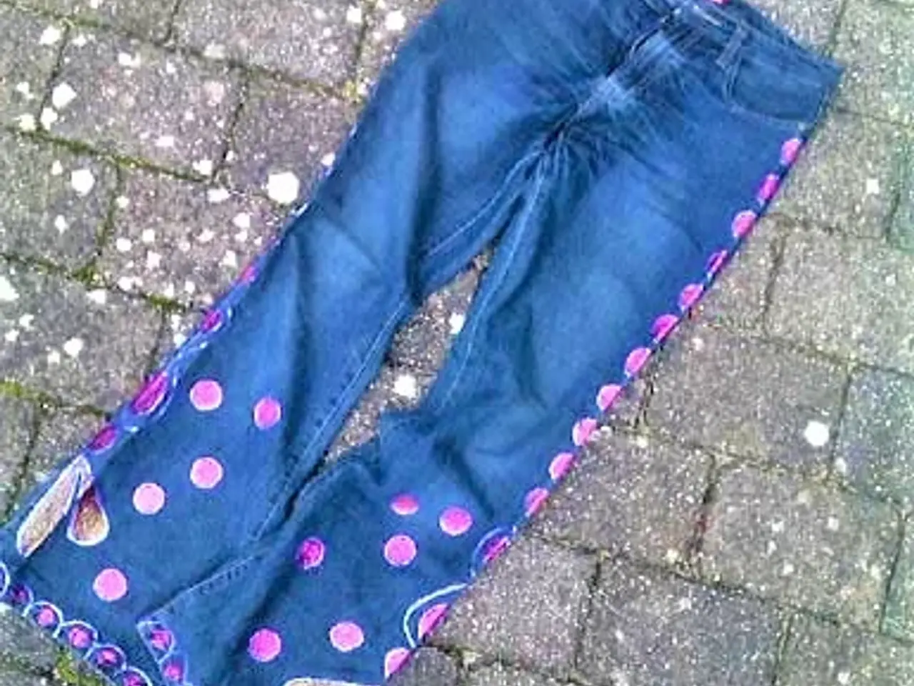 Billede 2 - HÅNDMALEDE JEANS - unikke - 