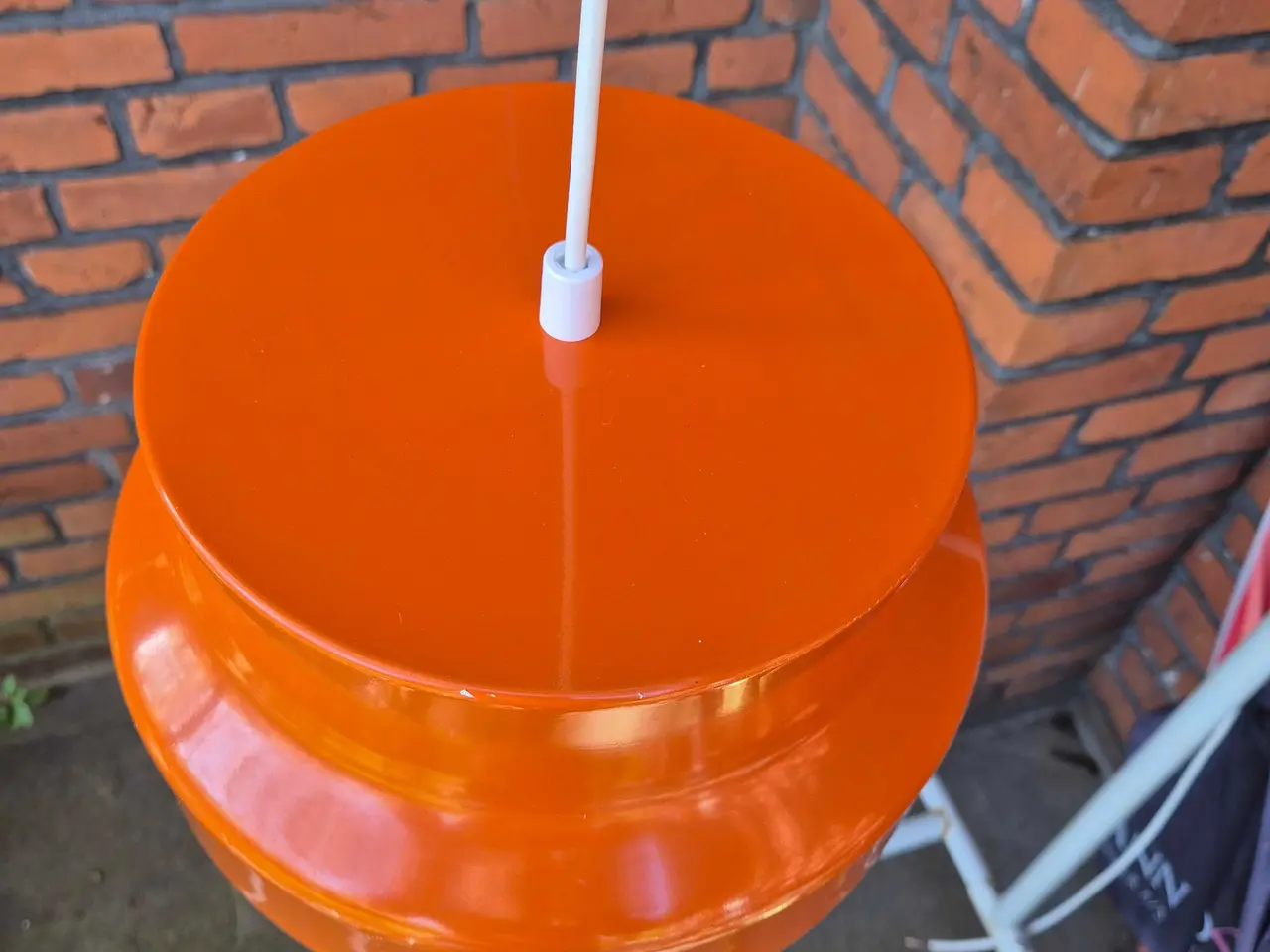 Billede 3 - Fin orange retropendel med flad top