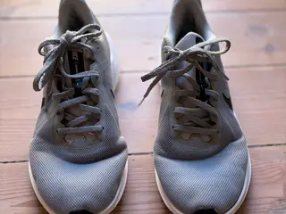 Nike løbesko til vej til mænd i grå, størrelse 42