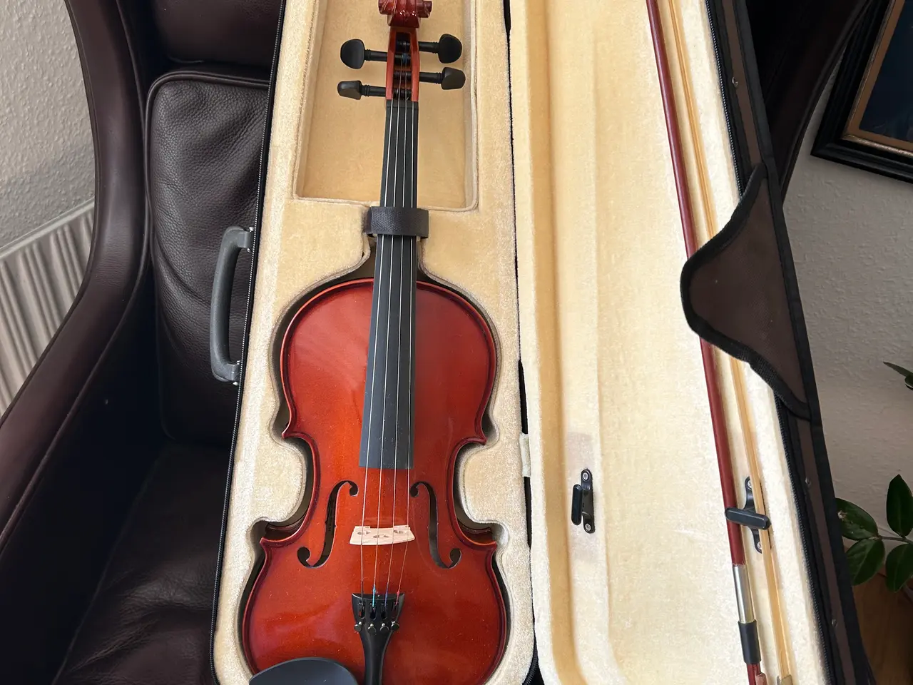 Billede 1 - Violin med bue og kasse