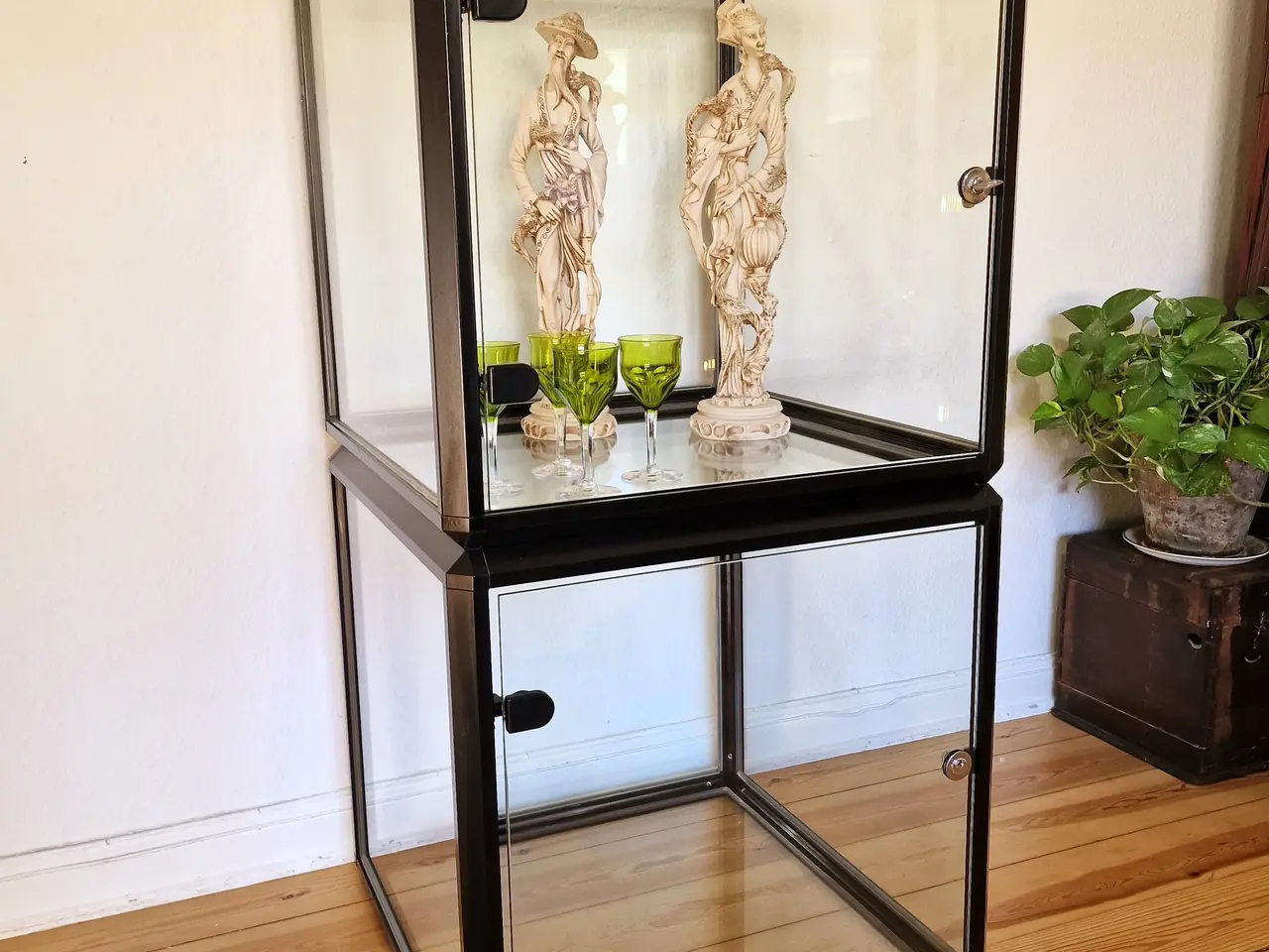 Billede 6 - 2 stk Store firkantede glasmontre.