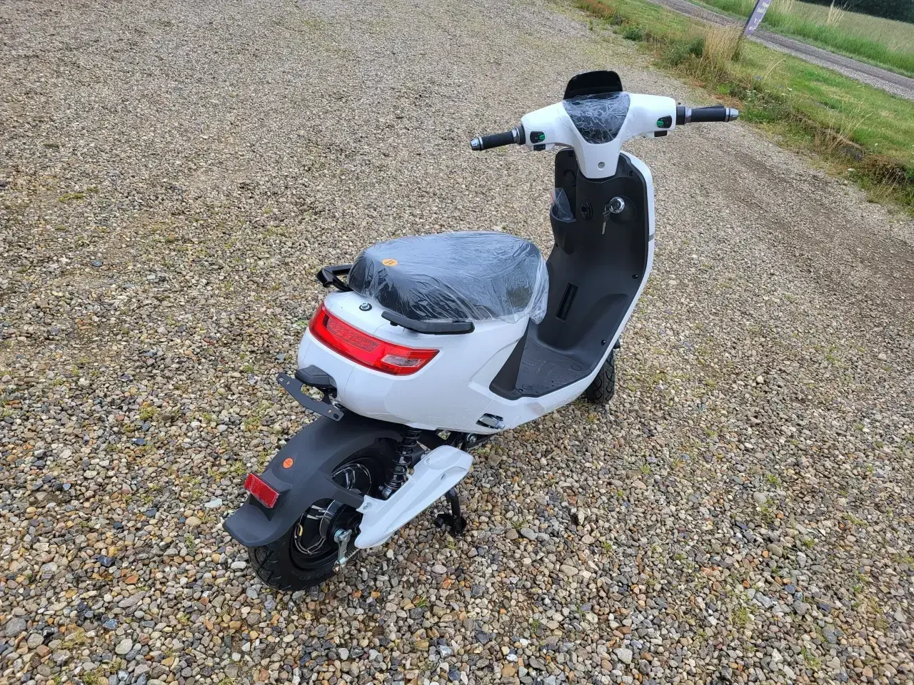 Billede 2 - Fabriksny EL-knallert 30 Km/t