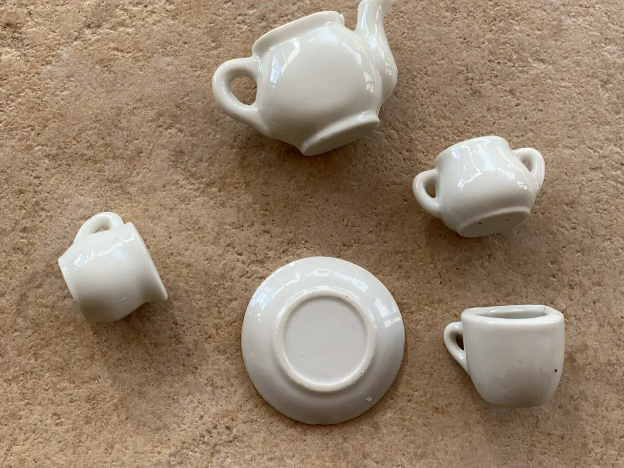 Billede 3 - Kaffestel til dukker i porcelæn