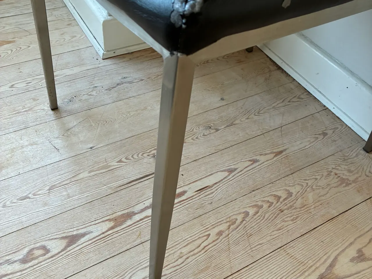 Billede 3 - 8 spisebordstole i forskellige stand