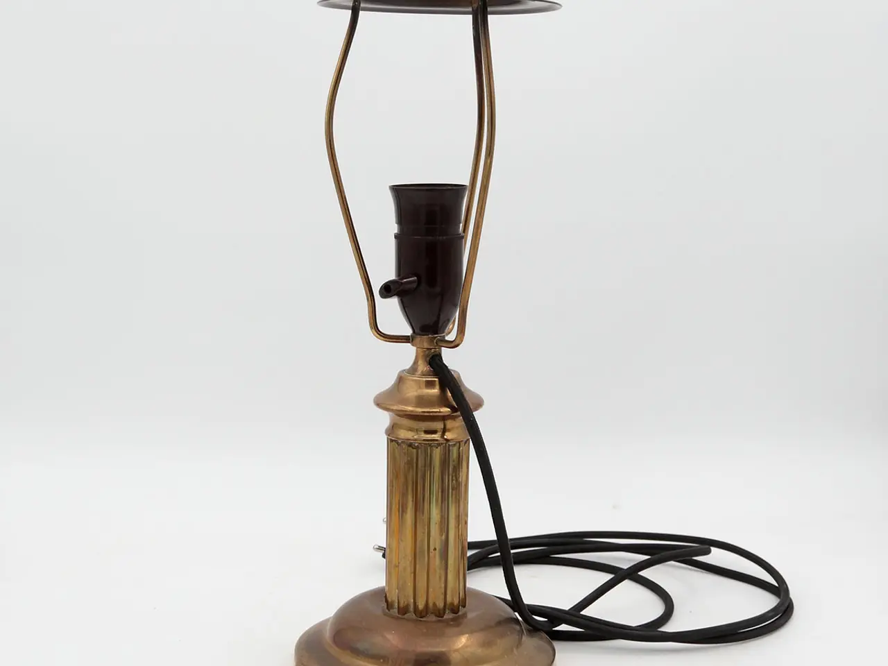 Billede 7 - Klassisk messingbordlampe med kanneleret søjle
