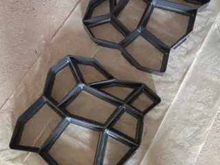plastforme (støbeforme i sort plast