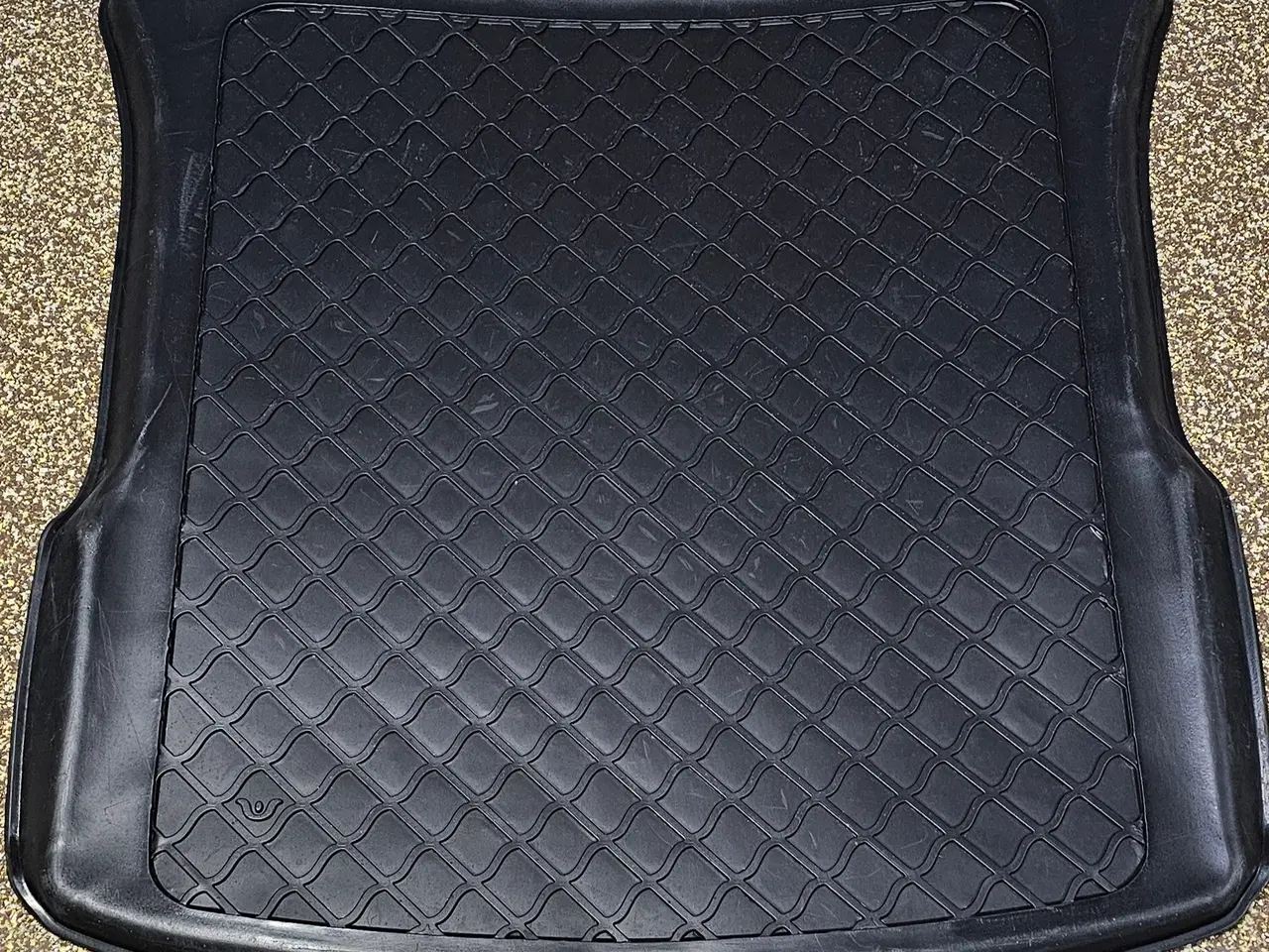 Billede 2 - Bagagerumsmåtte til Tesla Model Y