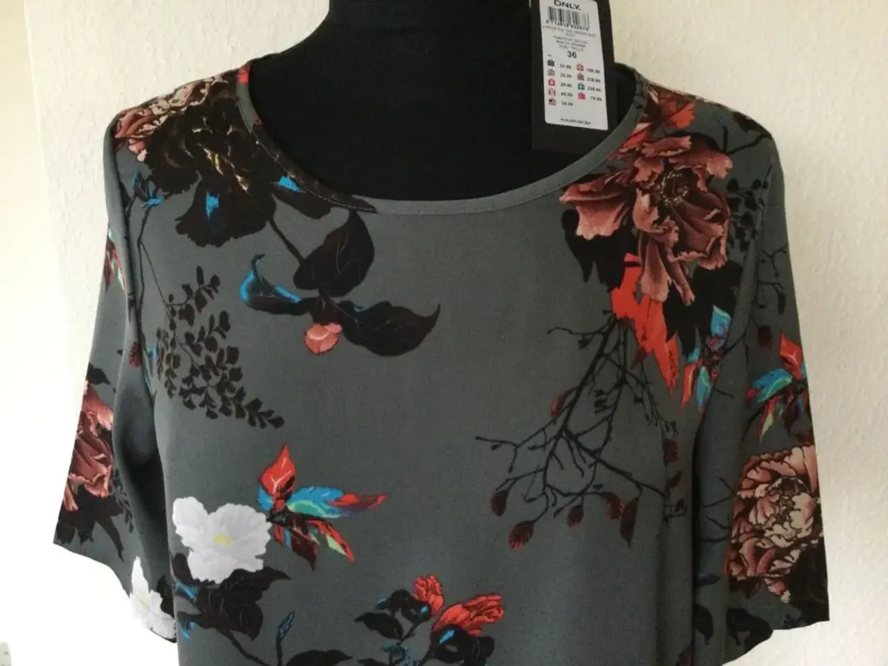 Billede 2 - *Ny* ONLY sommerkjole str. 36