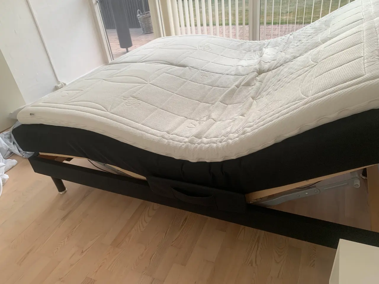 Billede 3 - Elevationsseng med massage 180 x 210 cm.
